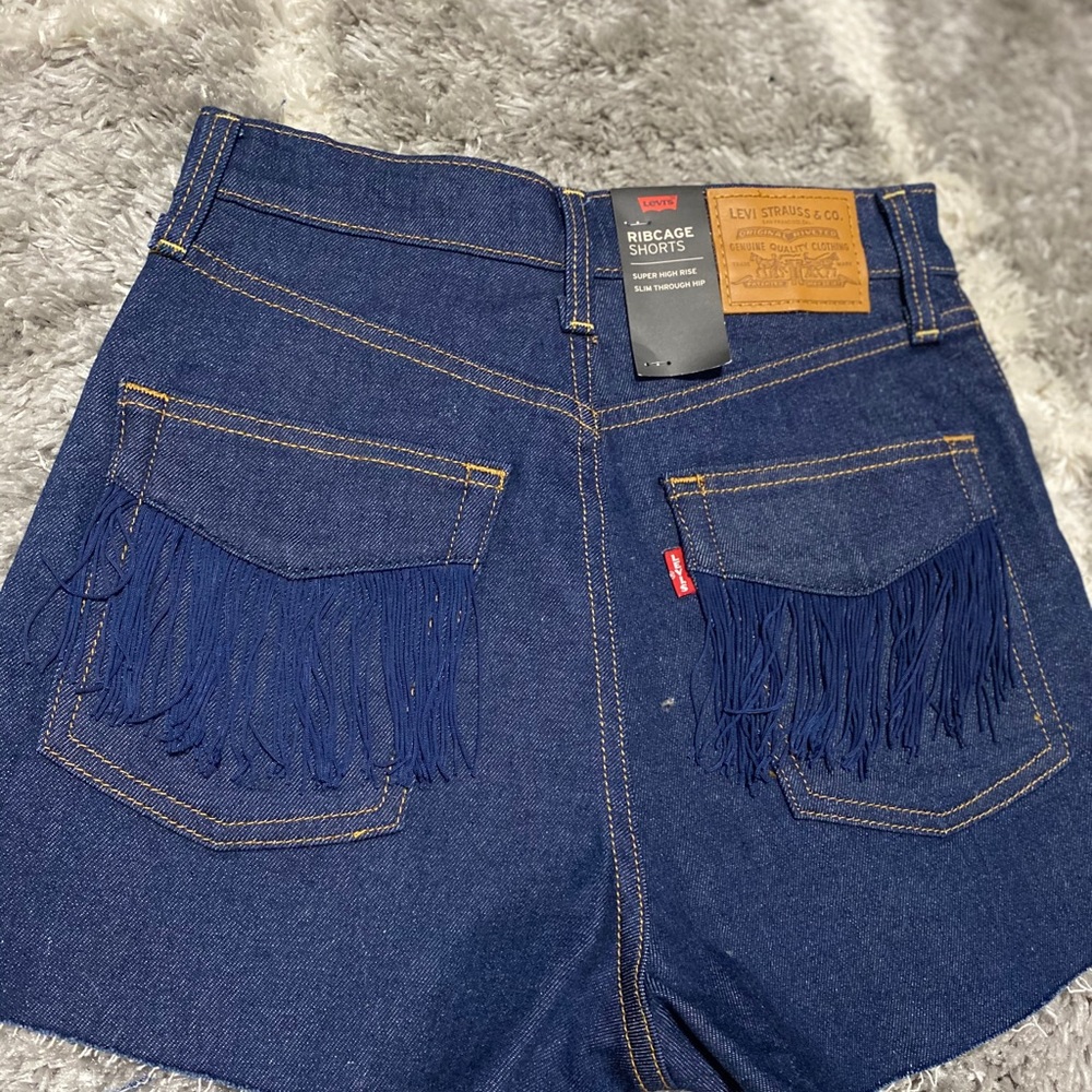 Levi’s Fridge Pocket Ribcage cutoff size 26 - Picture 4 of 6